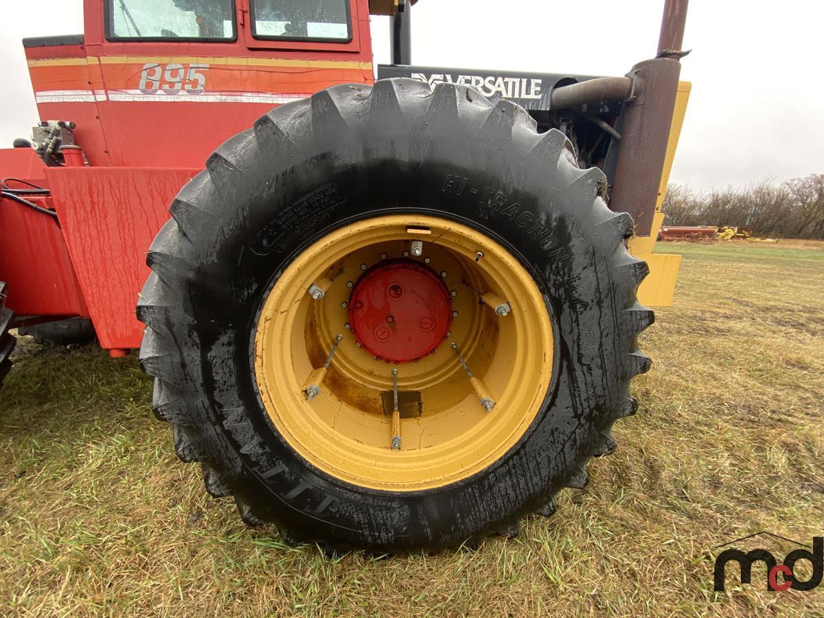 1984 Versatile 895 Articulating Tractor